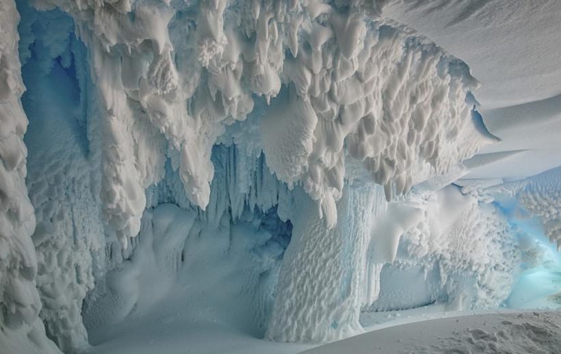 Misteri Goa Misterius di Ujung Antartika, Apa yang Tersembunyi di Dalamnya?