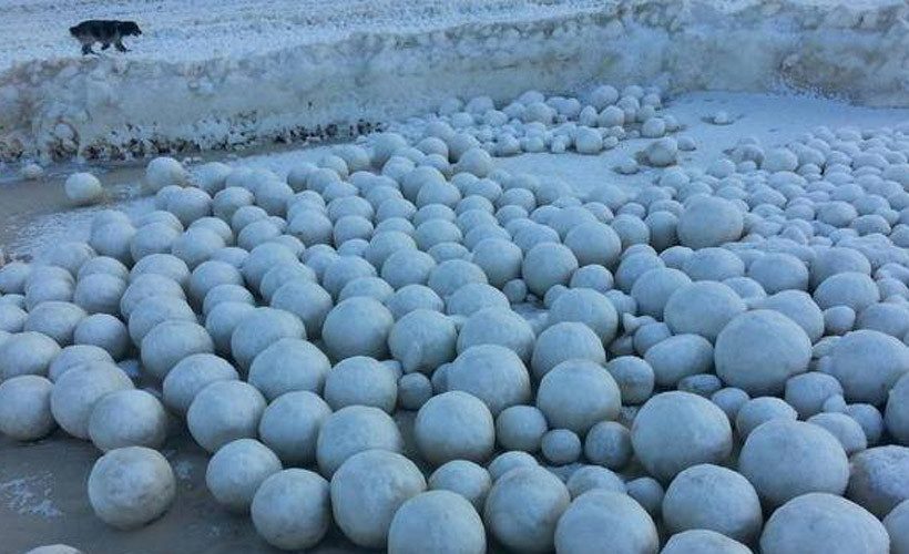 Fenomena Bola Es Raksasa, Keajaiban Alam yang Menakjubkan
